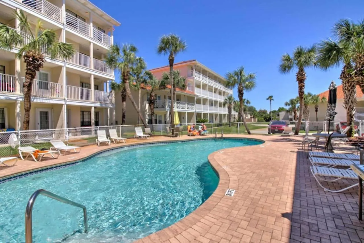 Cozy Beach Condo Panama City Beach Holiday home